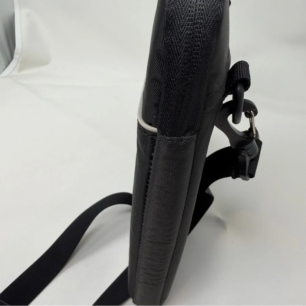 NEW BRENTHAVEN BLACK TABLET HARD CROSSBODY/SHOULDER CASE